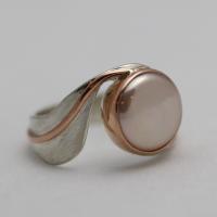 Pink Coin Pearl Heartline Ring
